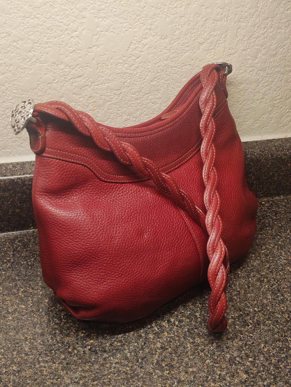 FINAL SALE! ❤️ Brighton Burgundy Dumpling Shoulder Bag Or Crossbody - Picture 5 of 16
